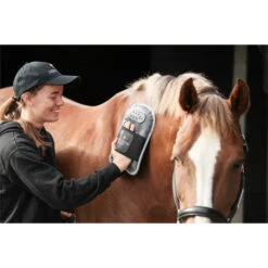 Equilibrium Massage Mitt - Grey 7 Equilibrium Massage Mitt - Grey -Equestrian Supplies 1850 Massage20Mitt20Lifestyle 9.700x700